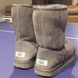 Short UGGs